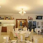 Hotel De Ligne 4*