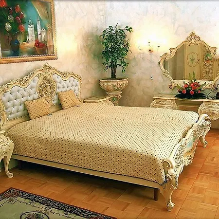 De Ligne Hotel 4*