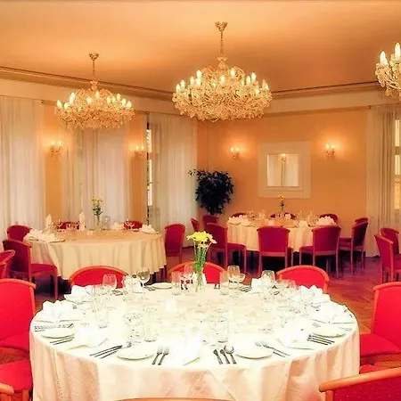 Hotel De Ligne 4*