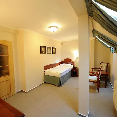 Hotel De Ligne 4*