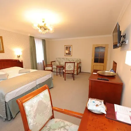 De Ligne Hotel 4*