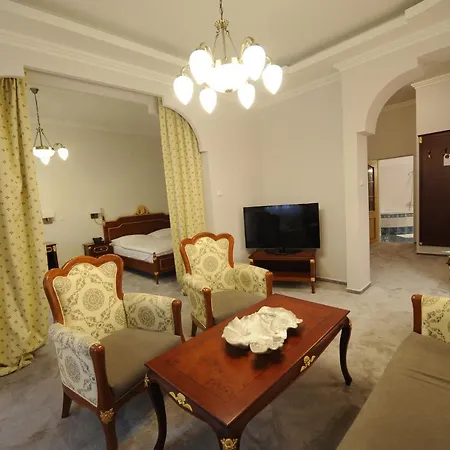 Hotel De Ligne 4*