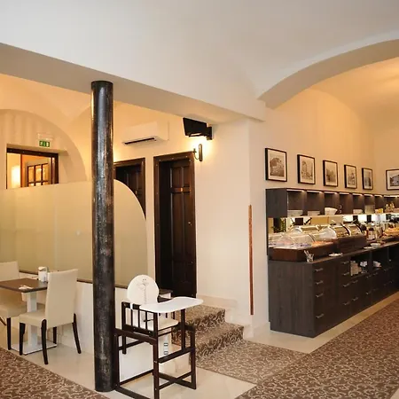 Hotel De Ligne 4*