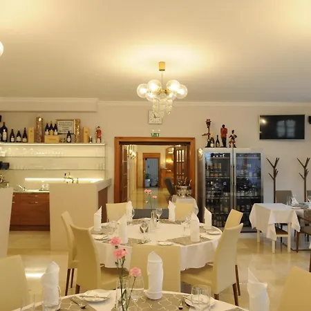 Hotel De Ligne 4*