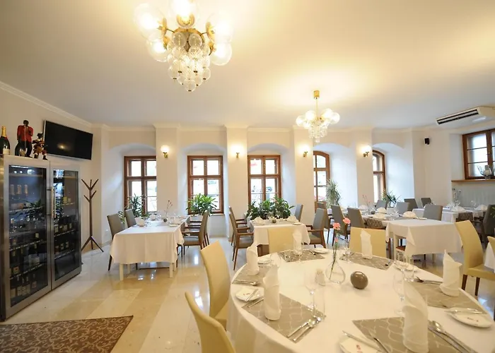 Hotel De Ligne 4*