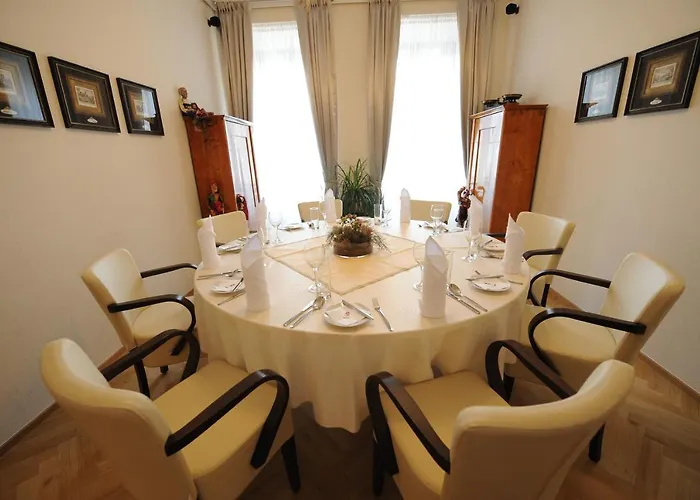 Hotel De Ligne 4*